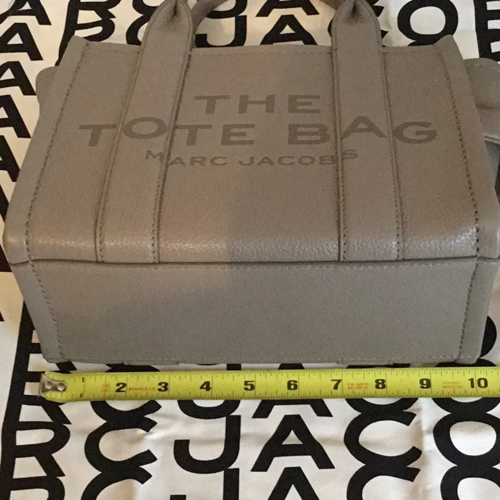 Marc Jacobs Taupe Leather Handbag SMALL